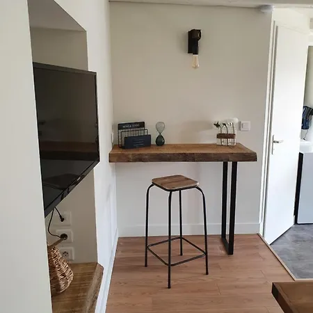 Meuble Au Pied De La Cite Medievale Appartement *