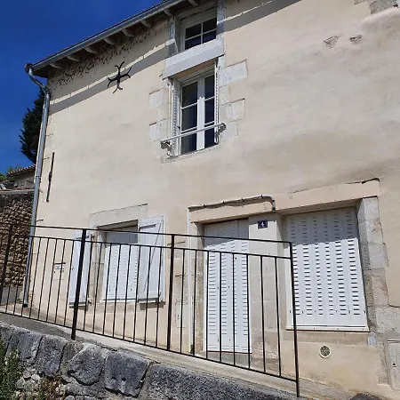 Meuble Au Pied De La Cite Medievale Appartement Chauvigny