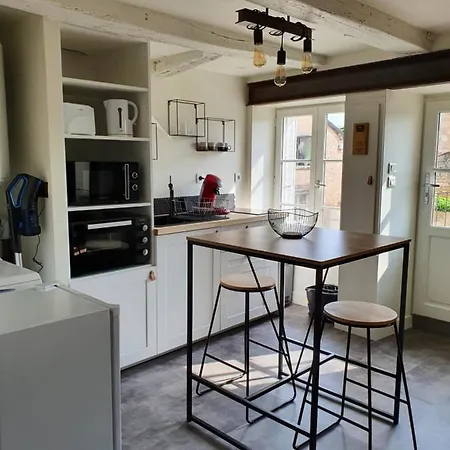 Appartement Meuble Au Pied De La Cite Medievale