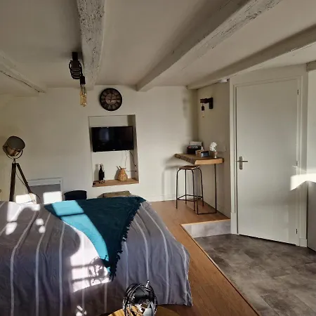 Appartement Meuble Au Pied De La Cite Medievale